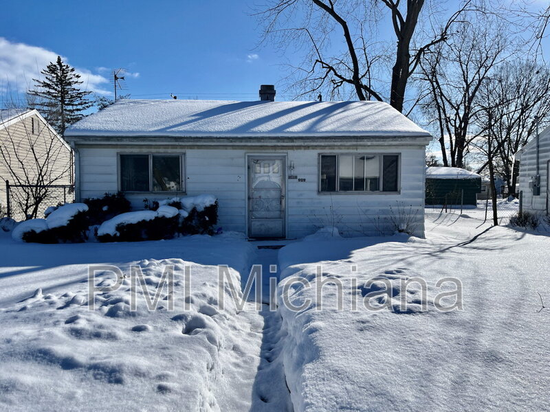 Mishawaka House: 909 West Donaldson Avenue