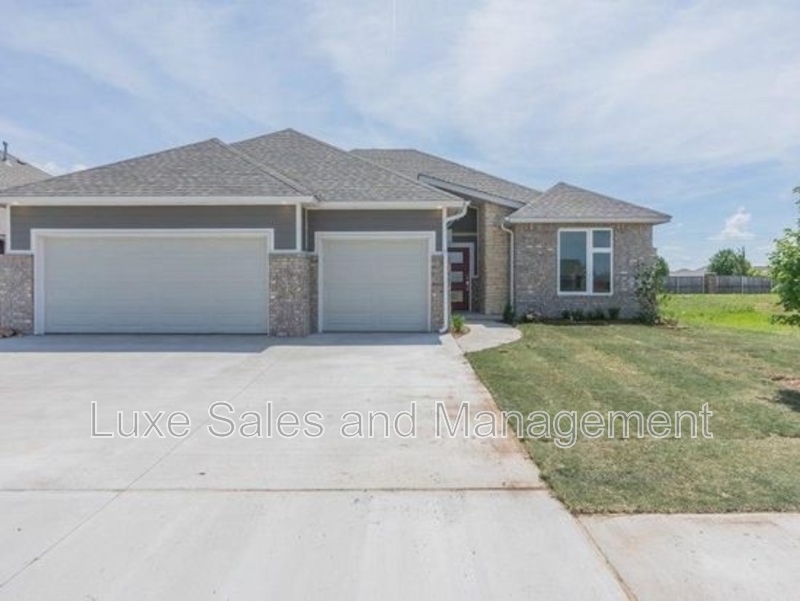 Yukon House: 10608 Glover River Drive
