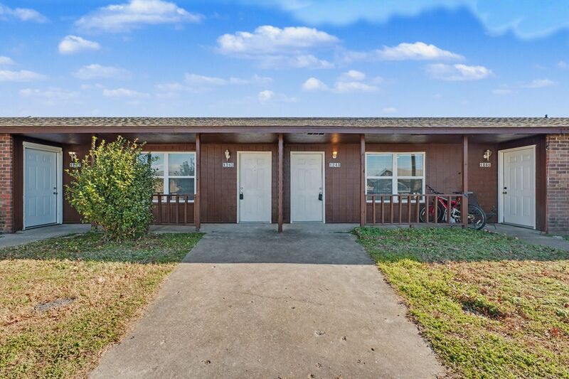 Rogers Condo: 1241-1247 W Sunset Dr