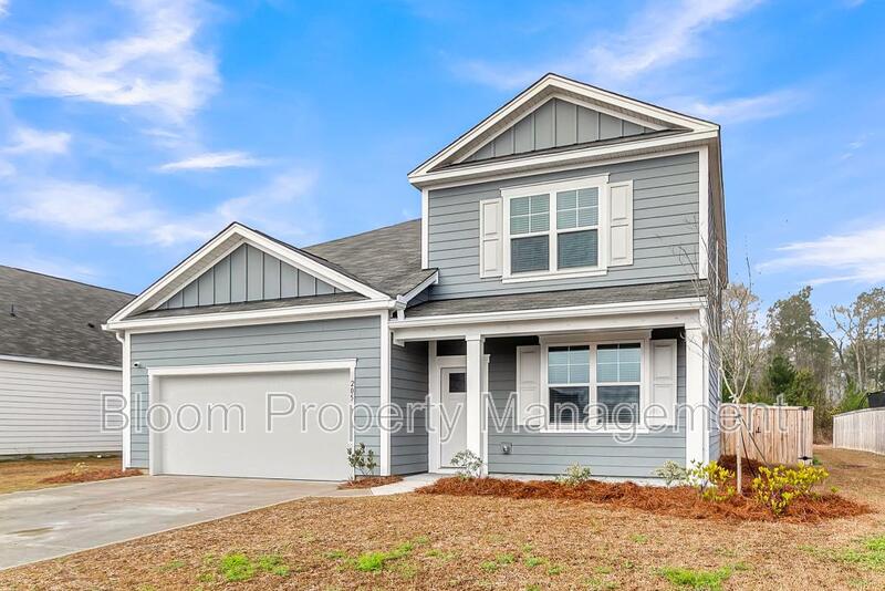 Moncks Corner House: 205 Maple Hl Dr