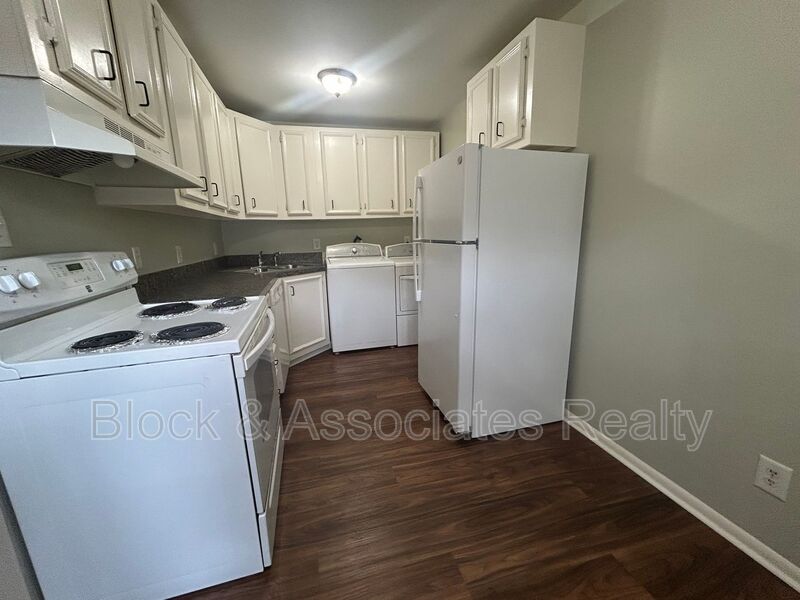 Winston-Salem House: 3824-C Country Club Road