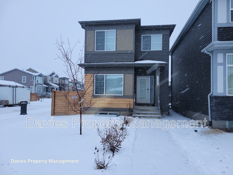 Edmonton House: 3603 6 Avenue SW