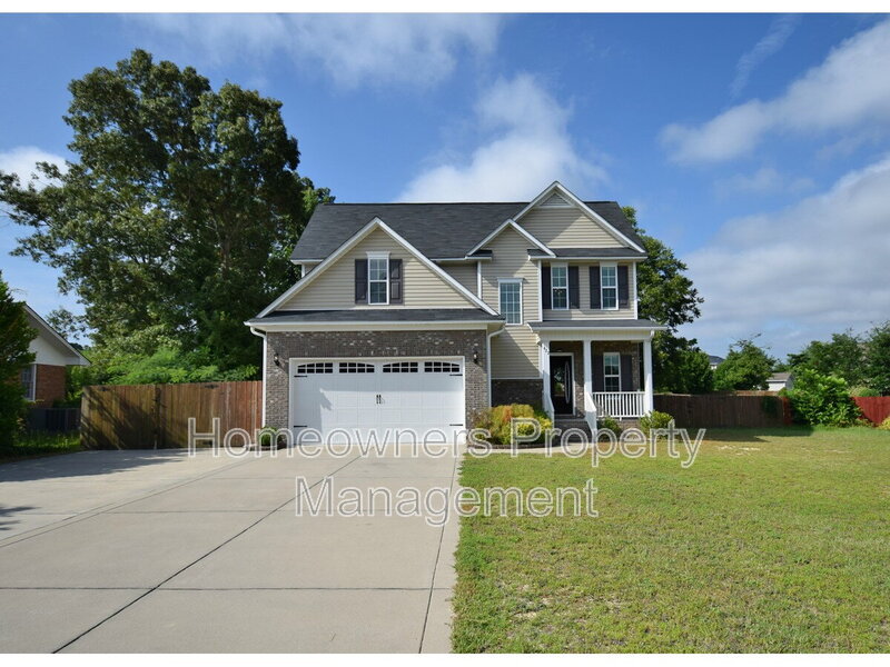 Fayetteville House: 422 Jamestown Ave