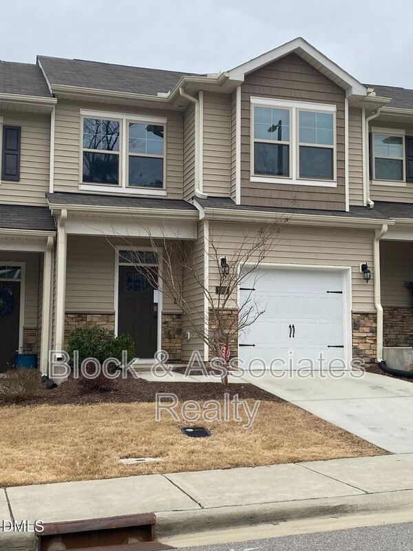Durham House: 1308 Compass Dr