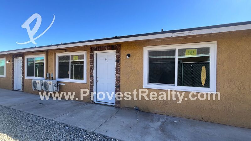 Adelanto House: 11800 White Ave