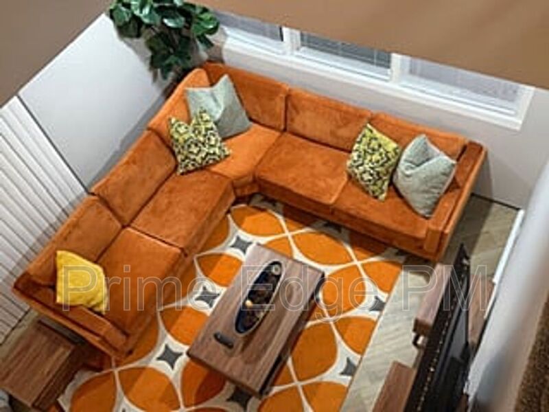 Lincoln House: 1801 Ridgehaven Ct-4