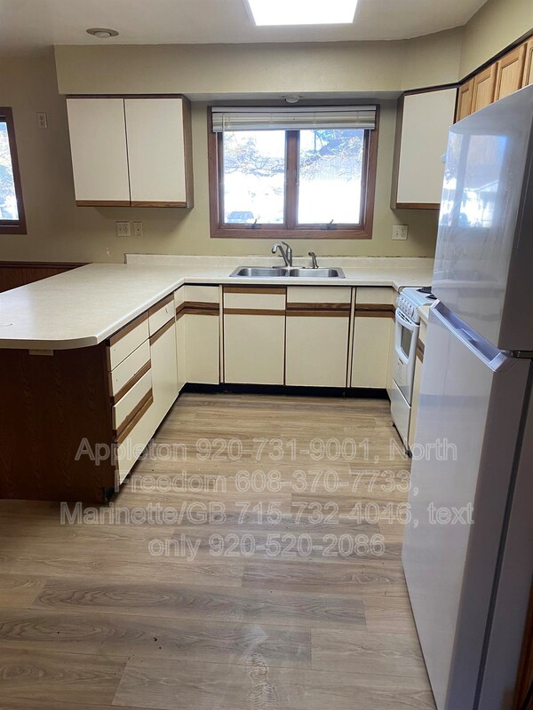 North Freedom Condo: S7559 US 12 E2