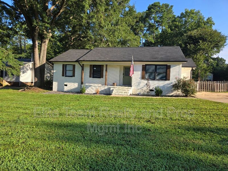 Rock Hill House: 2021 Downey St