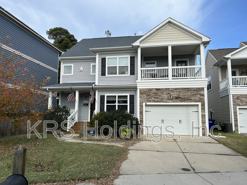 Norfolk House: 3112 Pretty Lake Ave