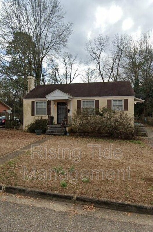 Montgomery House: 2224 E 4th St