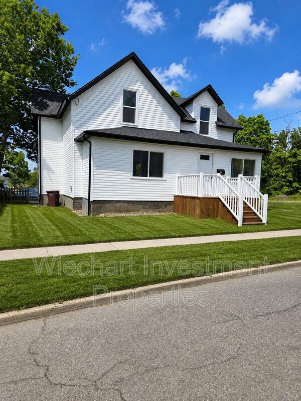 Lima House: 770 Richie Avenue