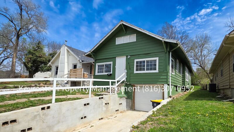 Kansas City House: 5115 Woodland Ave