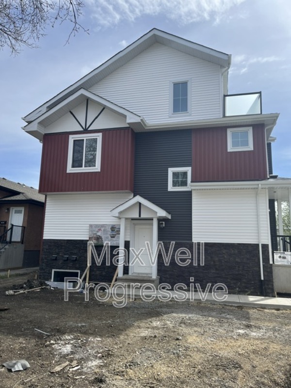 Edmonton Townhome: 10821 112 St NW