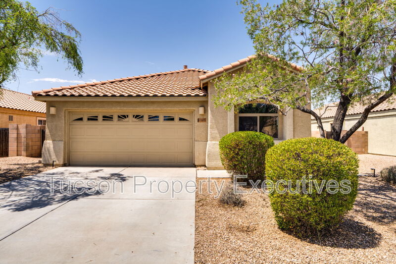Marana House: 11655 West Stone Hearth Street