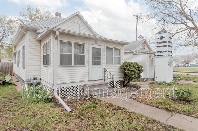 Lincoln House: 446 E Street