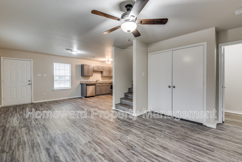 Mansfield House: 321 Queens Court - South