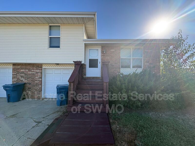 Nixa Townhome: 1830 Tower Circle