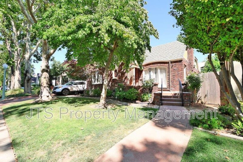 Sacramento House: 937 Sonoma Way