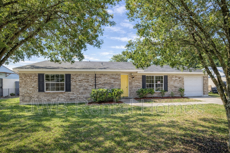 Jacksonville House: 2444 Justin Rd E