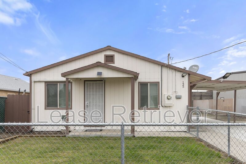 Manteca House: 135 S Pacific Rd