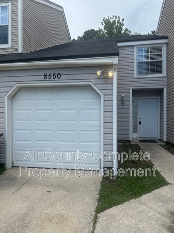 Jacksonville Townhome: 8550 Sturbridge Circle West