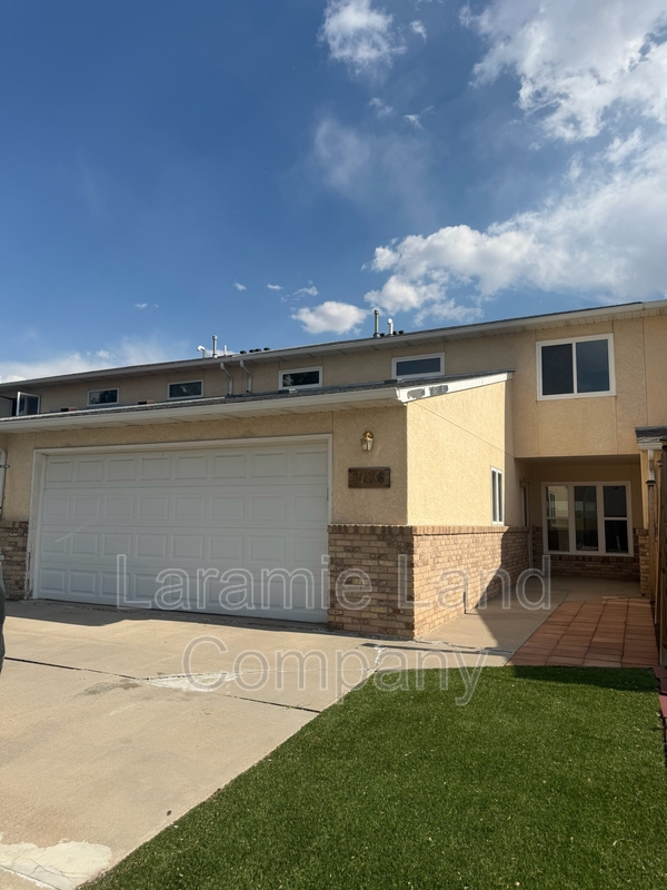 Laramie House: 1736 Sanders Drive