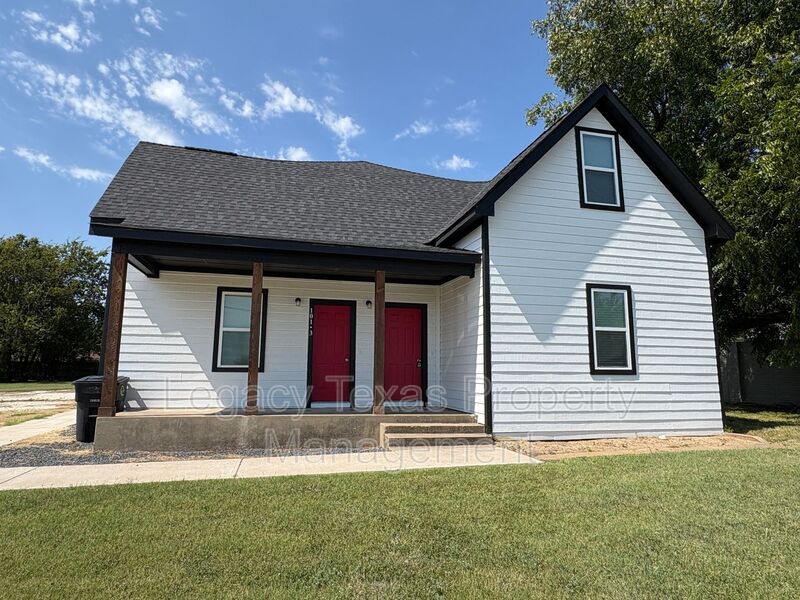 Cleburne House: 101-1 Lane Ave