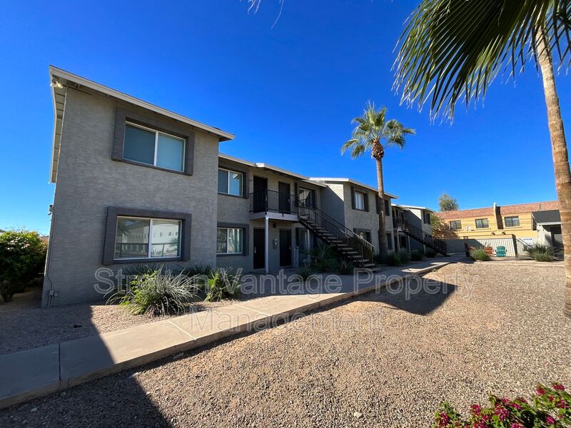 Phoenix Condo: 2104 E Eugie Ter