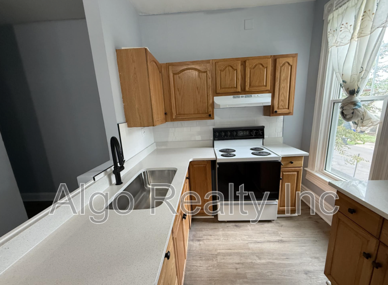 Saint Paul Condo: 359 Maria Avenue - 2