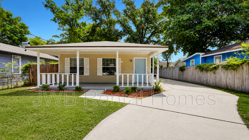 Jacksonville House: 1319 Woods St