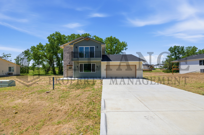 Valley Center House: 235 Arbor Valley Way