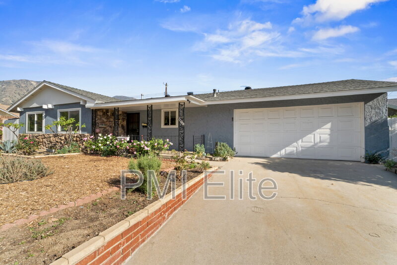 Sylmar House: 12660 Lazard St