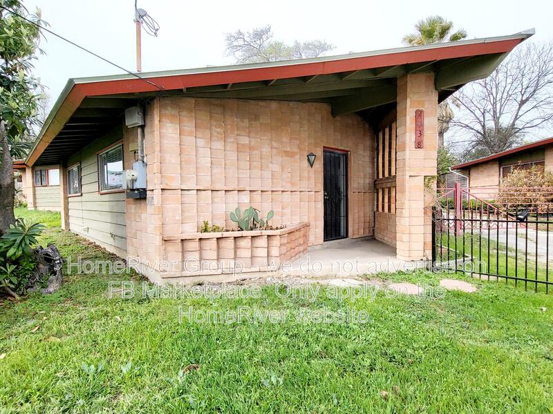 San Antonio House: 2038 Bandera Rd