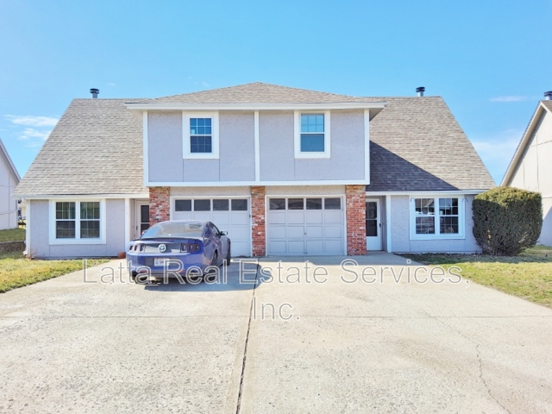 Blue Springs Condo: 715 SW 36th St Ter