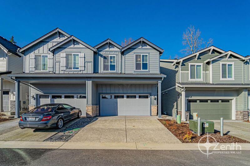 Ridgefield House: 2403 S Trail View Court