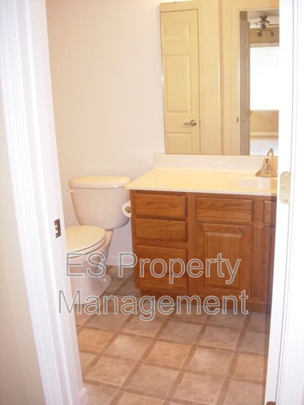 Great 2 Bedroom 2 Bathroom condo on the east side of Indy! - Photo 11