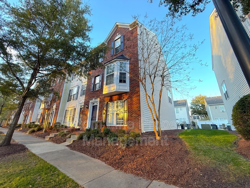 Charlotte Townhome: 13031 Bullock Greenway Blvd