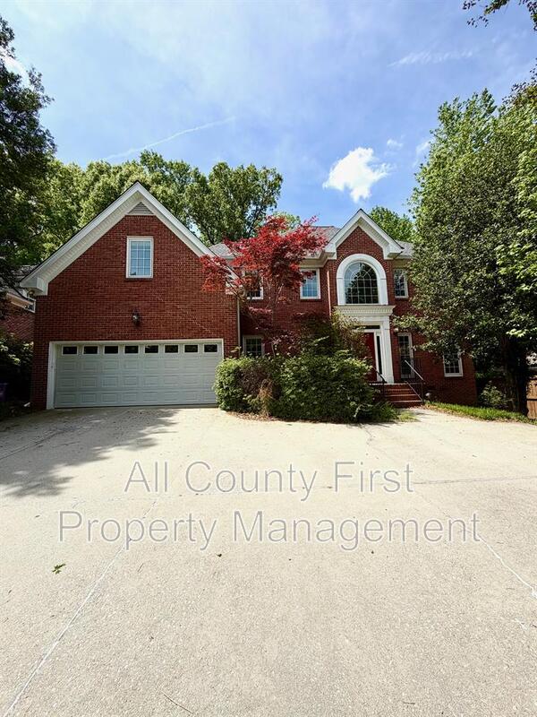 Atlanta House: 2438 Kings Arms Dr NE