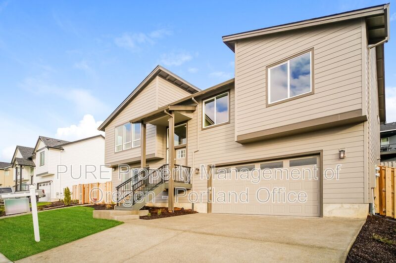 Estacada House: 2659 NE Justus Ave