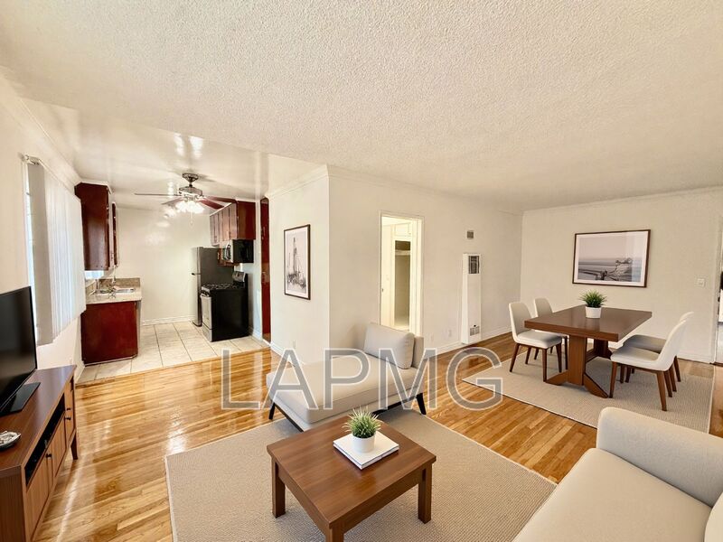 Los Angeles House: 956 Wilcox Avenue