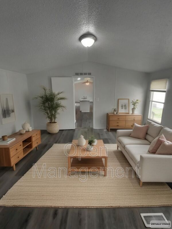 Jackson House: 301 Mantle Ave