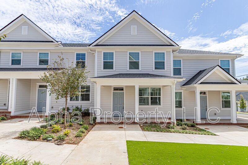 Travelers Rest House: 105 Remount Way