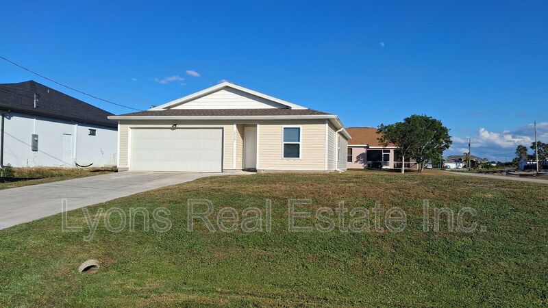 Cape Coral House: 1315 NW 15th Ave