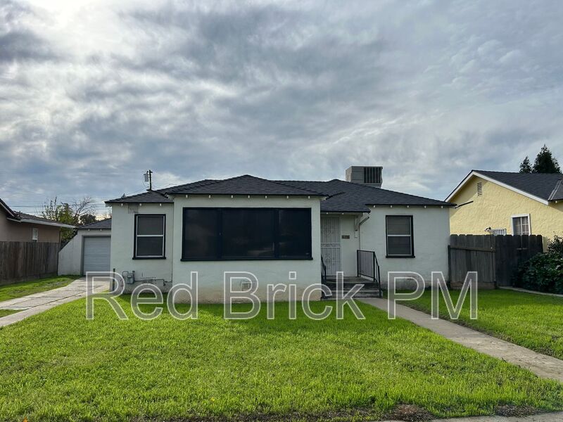 Merced House: 606 E. 22nd St.