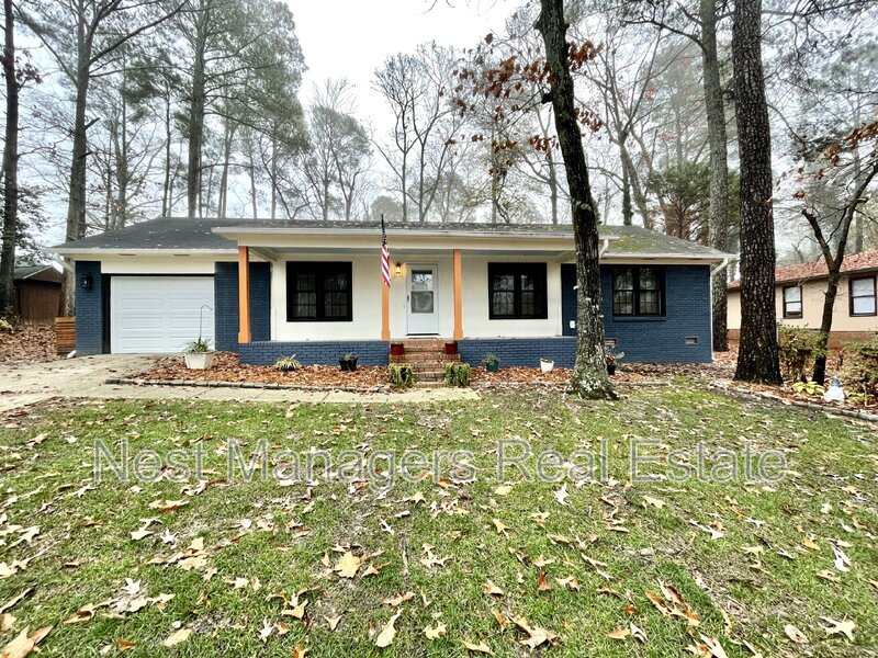 Fayetteville House: 1603 Hickory Ridge Court