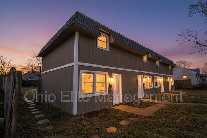 Columbus House: 3092 Grasmere Ave