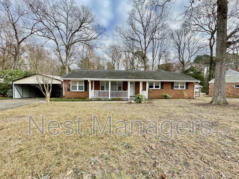 Fayetteville House: 922 Brookhaven Drive
