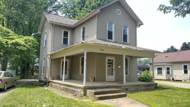 New Philadelphia House: 700 East High Avenue