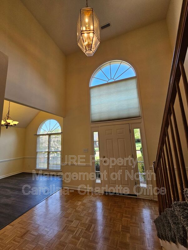 Mooresville House: 151 Woodfern Place