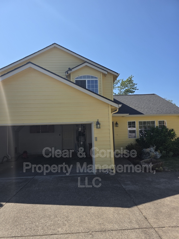 Eugene House: 4206 Royal Avenue